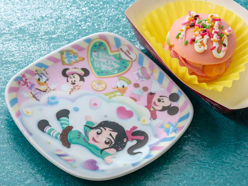 Vanellope's Sweet Pop World | ラズベリーホイップサンド、スーベニアプレート付き